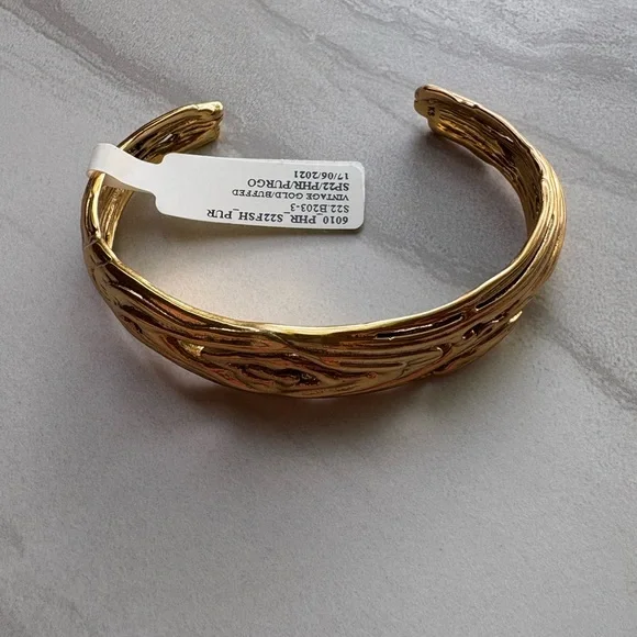 Kendra Scott Vintage Gold cuffed buffed bracelet- NWT - Picture 1 of 3